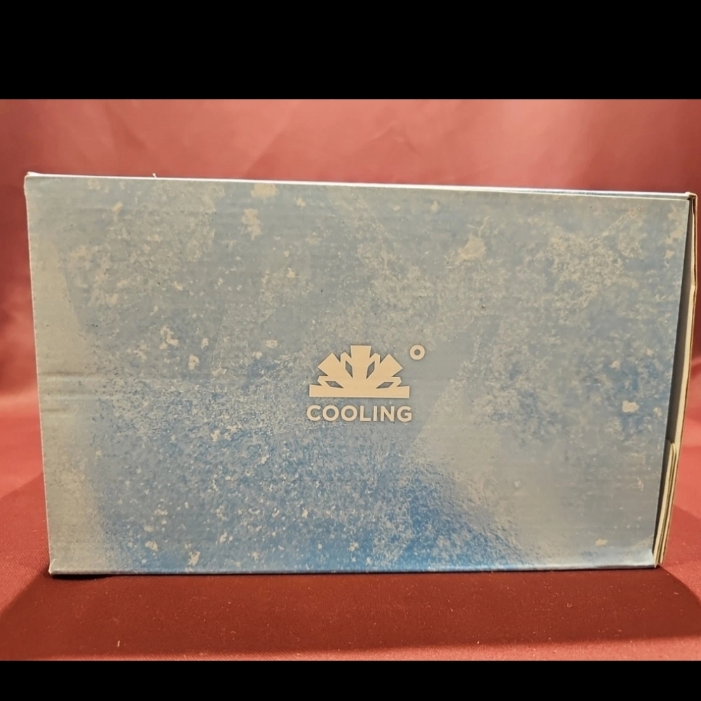 Bedsure Cooling Blanket for Hot Sleepers-Cold & Lightweight 108x90 White - Picture 7 of 10
